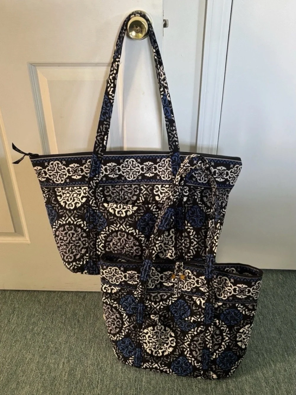 Vera Bradley set of 2 Canterberry Cobalt Large Tote Bags Zip Travel & Shoulder